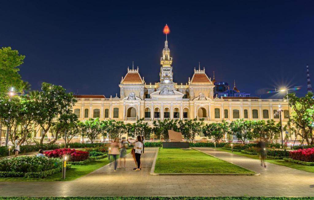 The White Hotel 8A Thai Van Lung Ho Chi Minh City Exterior photo