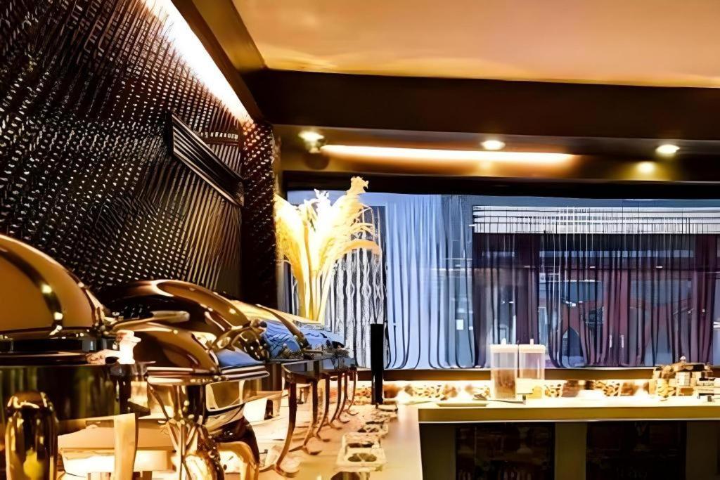 The White Hotel 8A Thai Van Lung Ho Chi Minh City Exterior photo