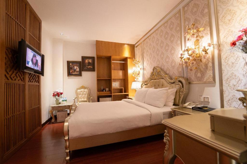 The White Hotel 8A Thai Van Lung Ho Chi Minh City Exterior photo