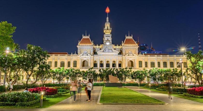 The White Hotel 8A Thai Van Lung Ho Chi Minh City Exterior photo