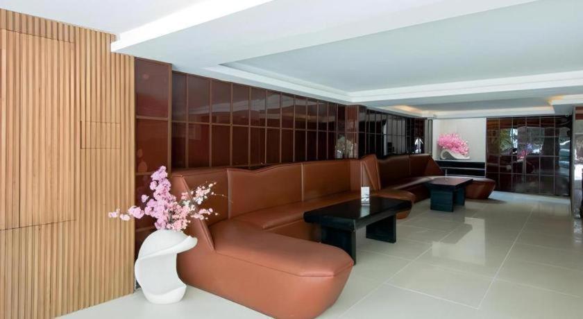 The White Hotel 8A Thai Van Lung Ho Chi Minh City Exterior photo