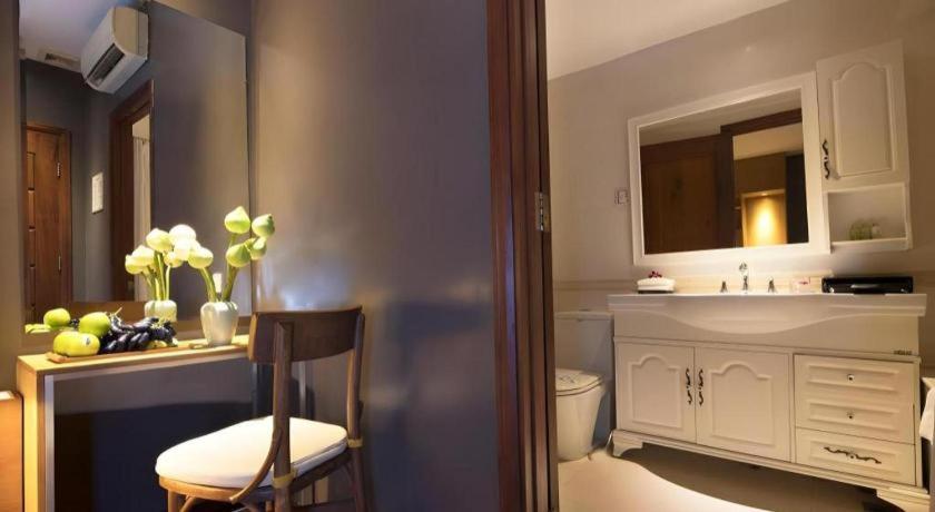 The White Hotel 8A Thai Van Lung Ho Chi Minh City Exterior photo