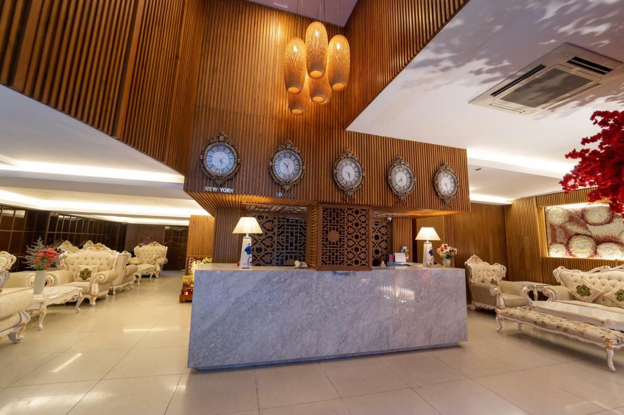 The White Hotel 8A Thai Van Lung Ho Chi Minh City Exterior photo